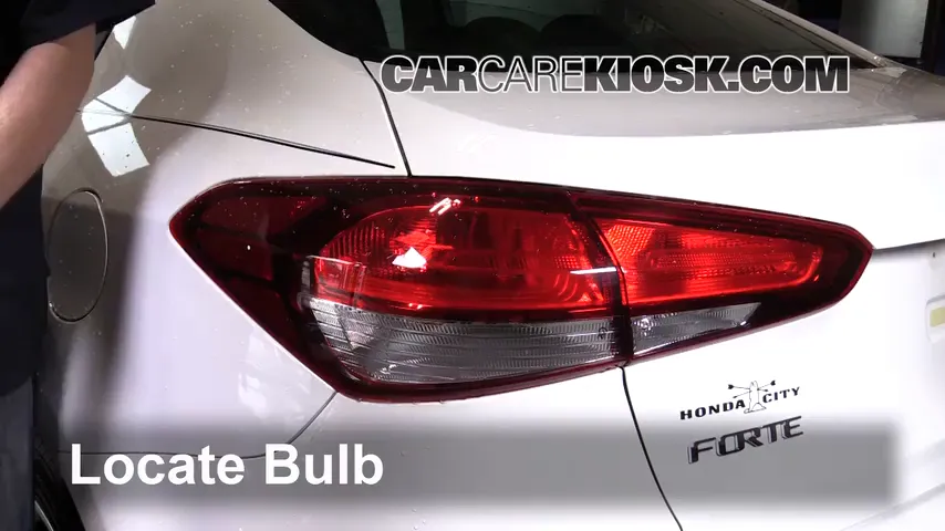 2017 Kia Forte LX 2.0L 4 Cyl. Lights Tail Light (replace bulb)